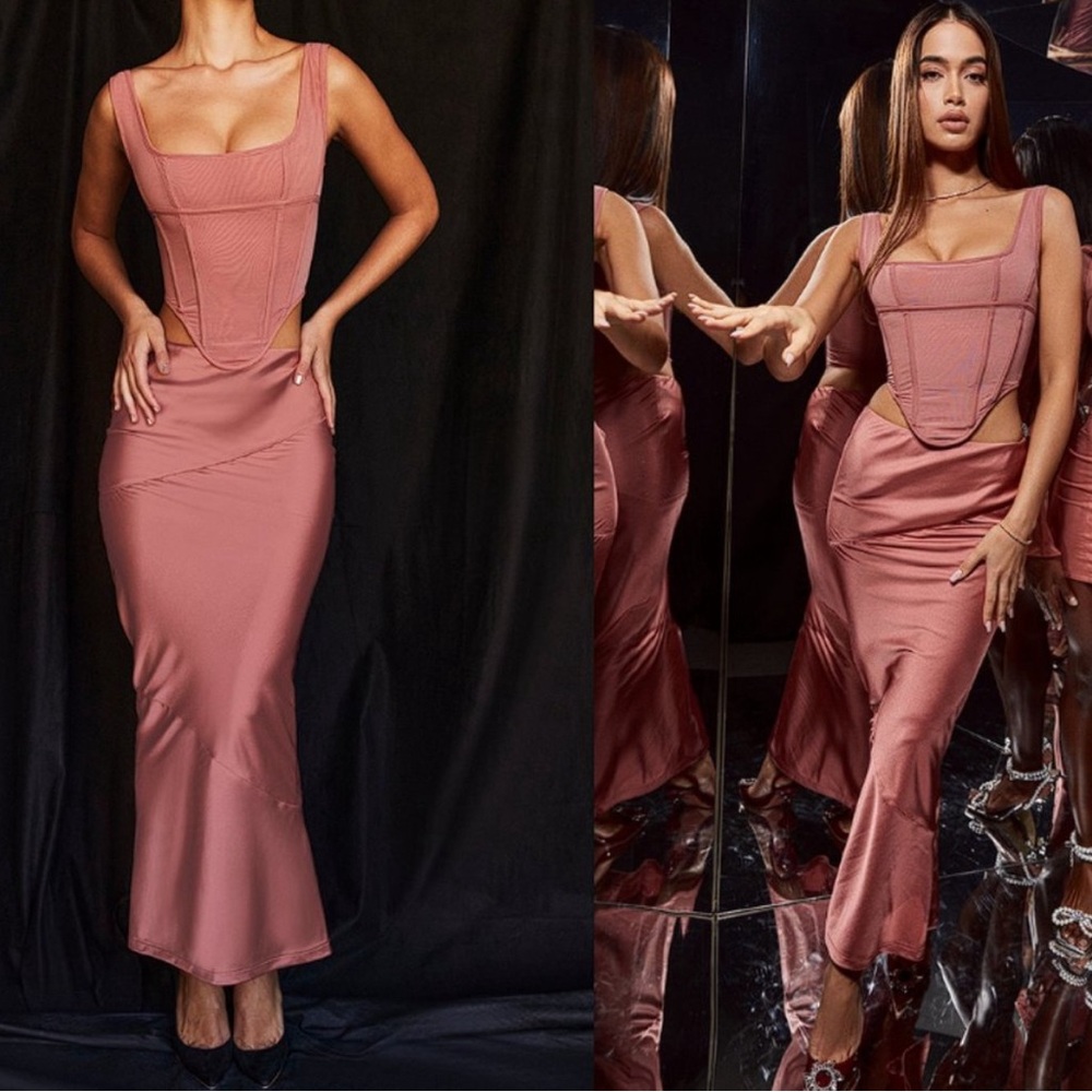 House of CB Colette rose maxi skirt size medium NWOT